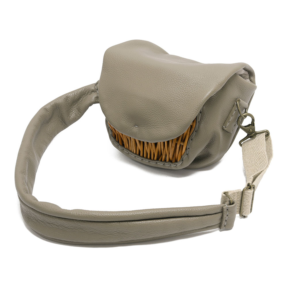 eb・a・gos[エバゴス]フニュシュリンク・ボディバッグS 16530