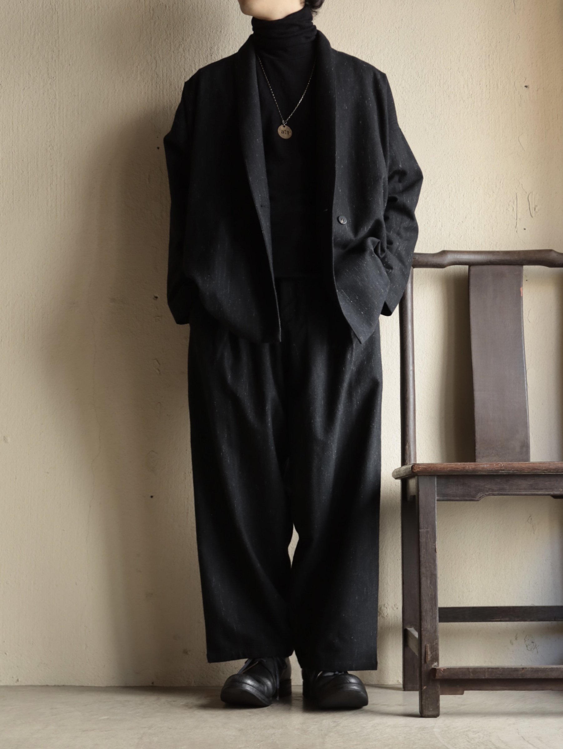 2 Tuck Wide Pants (BLACK) − COSMOS LINEN WOOL | mienisi