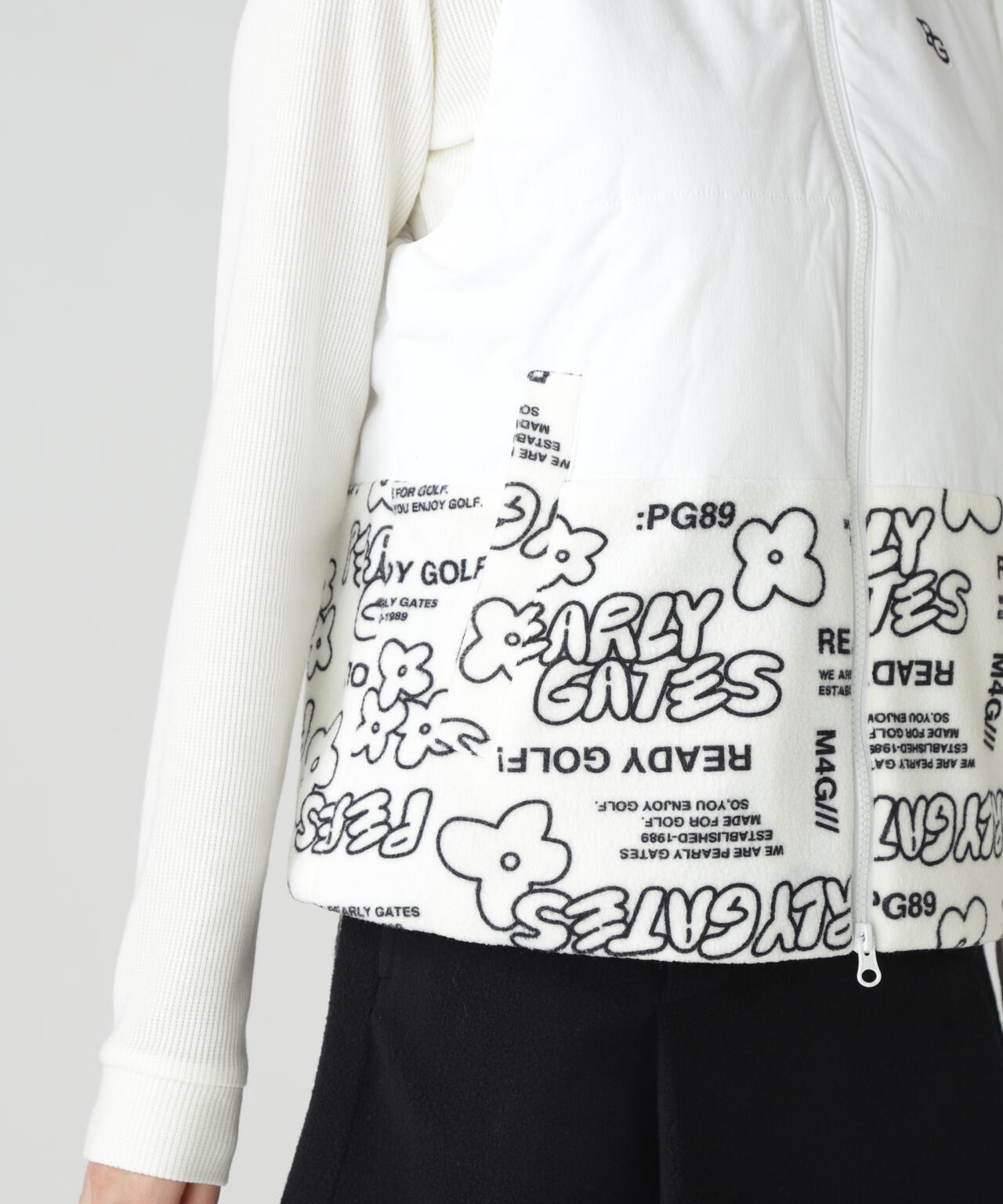 合繊×フリース片面起毛中綿フルジップアップベスト ＜ストリート花柄