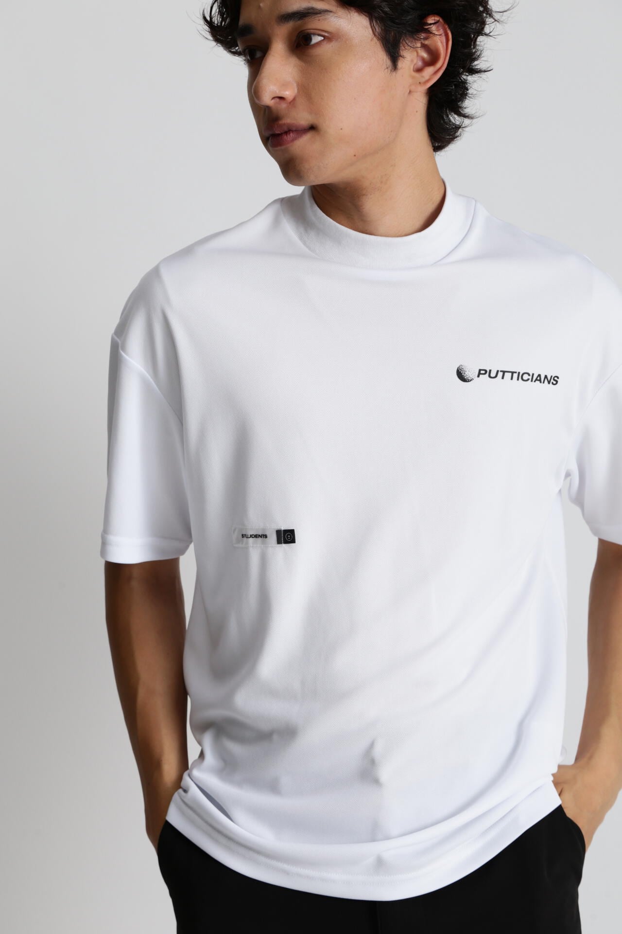 新品1PIU1UGUALE3 GOLF24SSランダムロゴモックネックTシャツ白 楽天