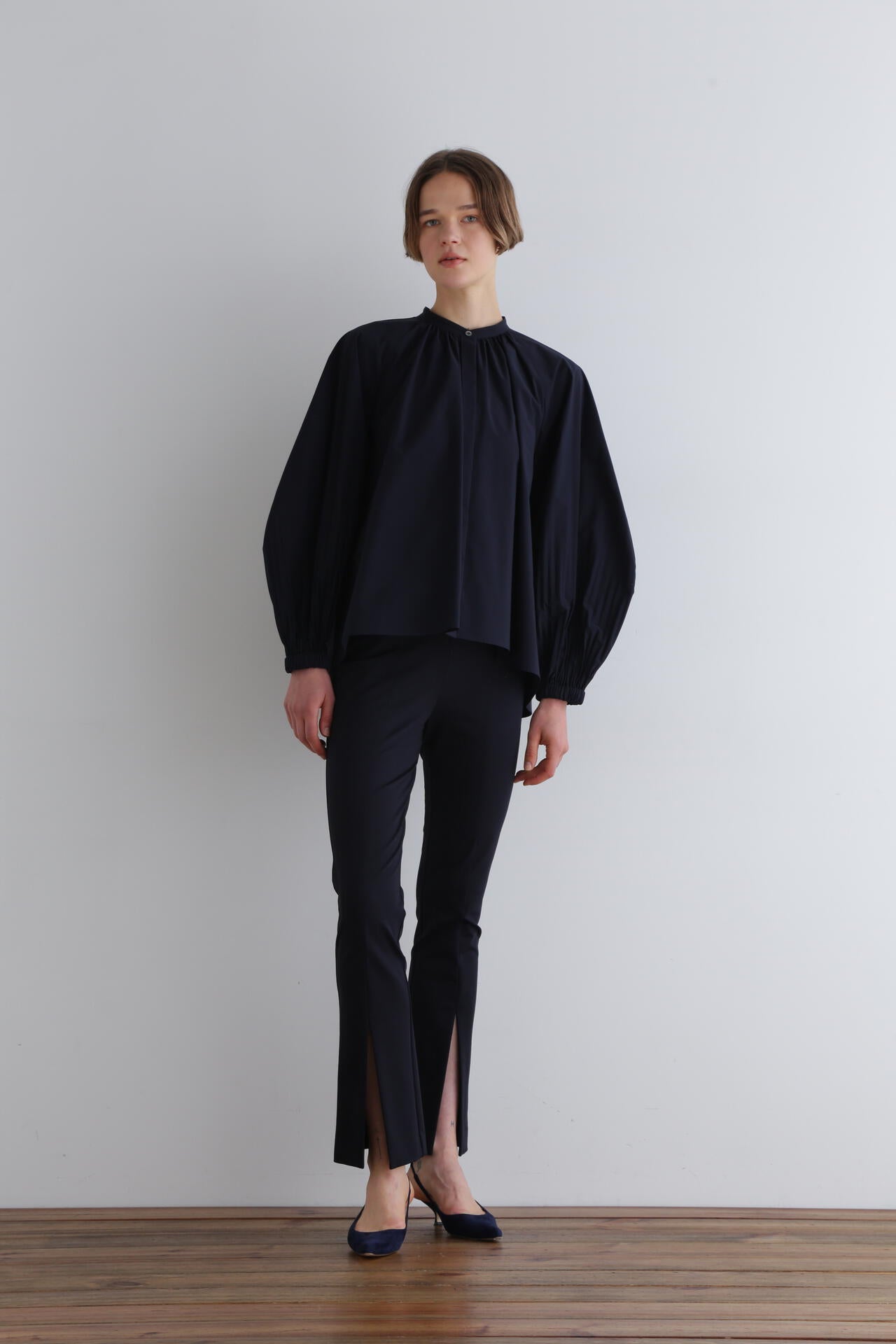 ハイストレッチフロントスリットパンツ | LE PHIL（ル フィル