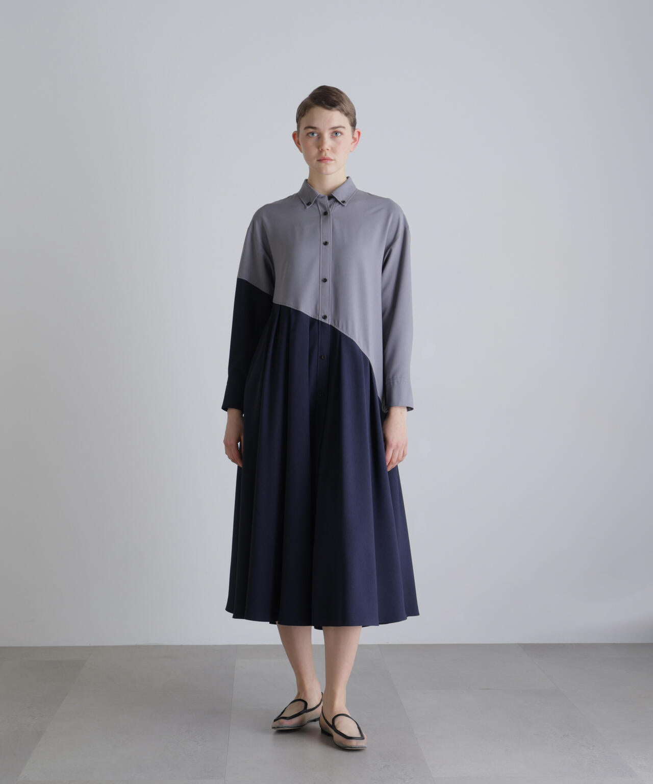 ファンクショナルプレーンクロスワンピース | ADORE（アドーア