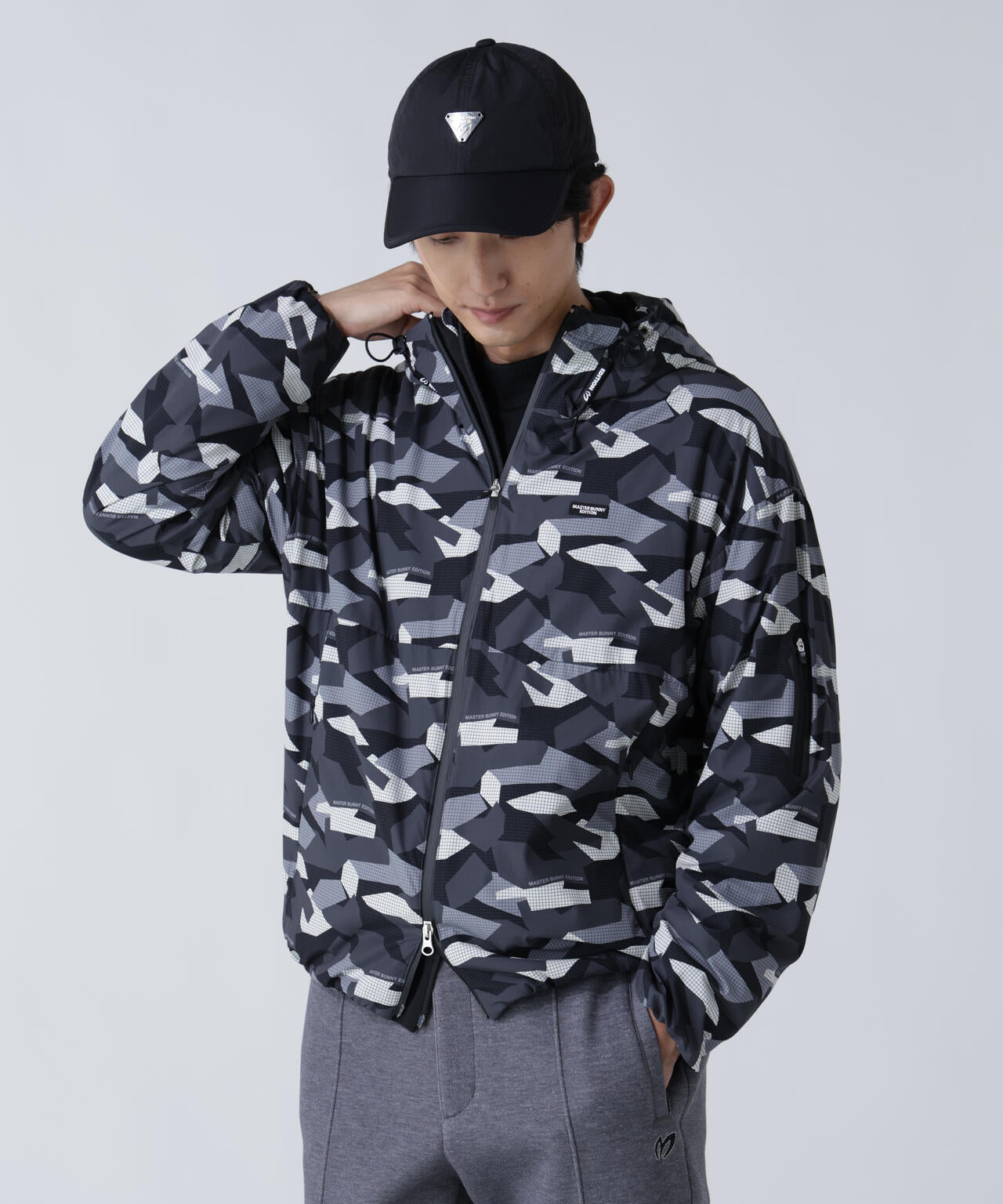 迷彩プリントフーディブルゾン | MASTER BUNNY EDITION（マスター