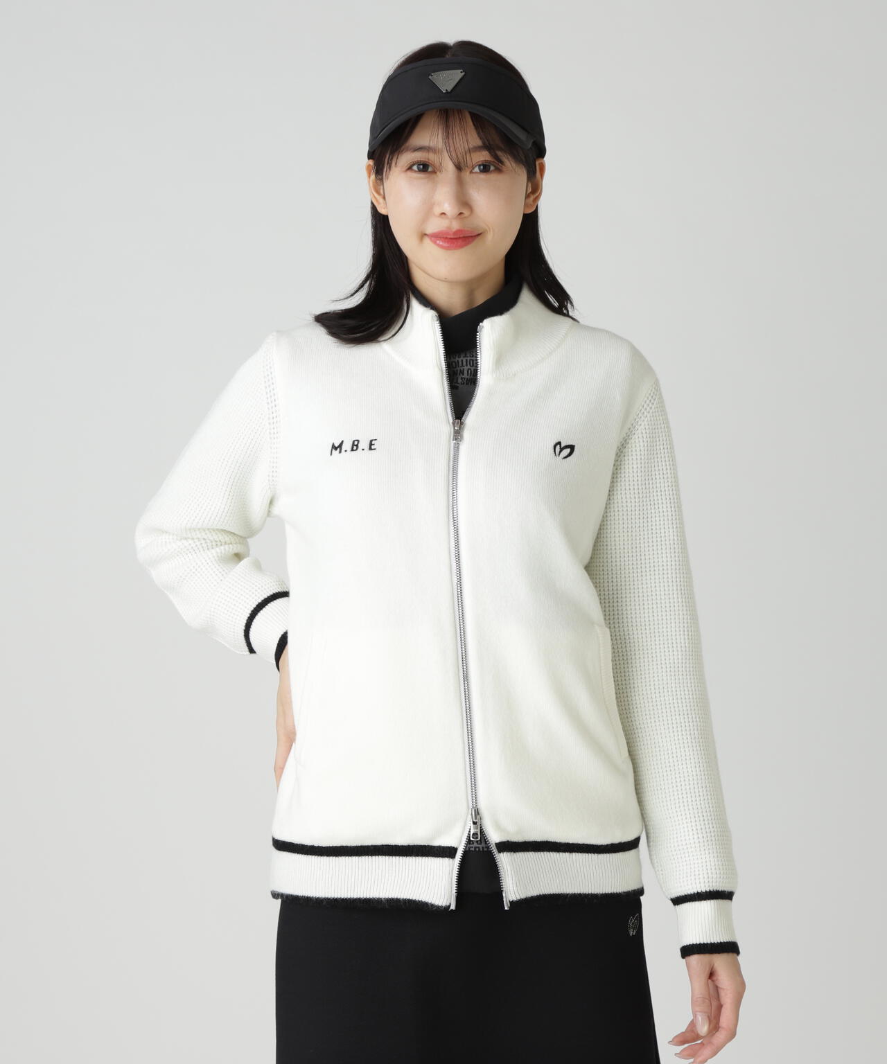 極美品マスターバニーエディション中綿入りヘアリースリーブWジップ