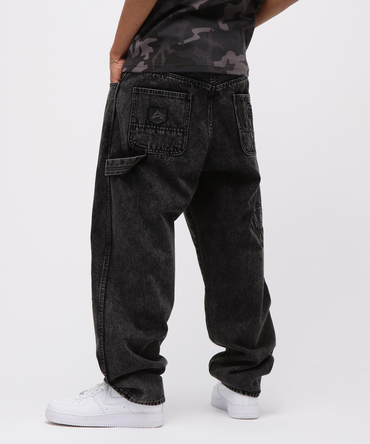 LEATHER PATCH DENIM PANTS | AVIREX（アヴィレックス） ｜【公式