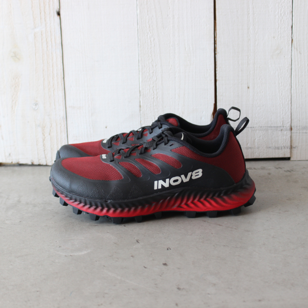 inov-8 トレーニングシューズ グレー/ブラック/レッド 公式