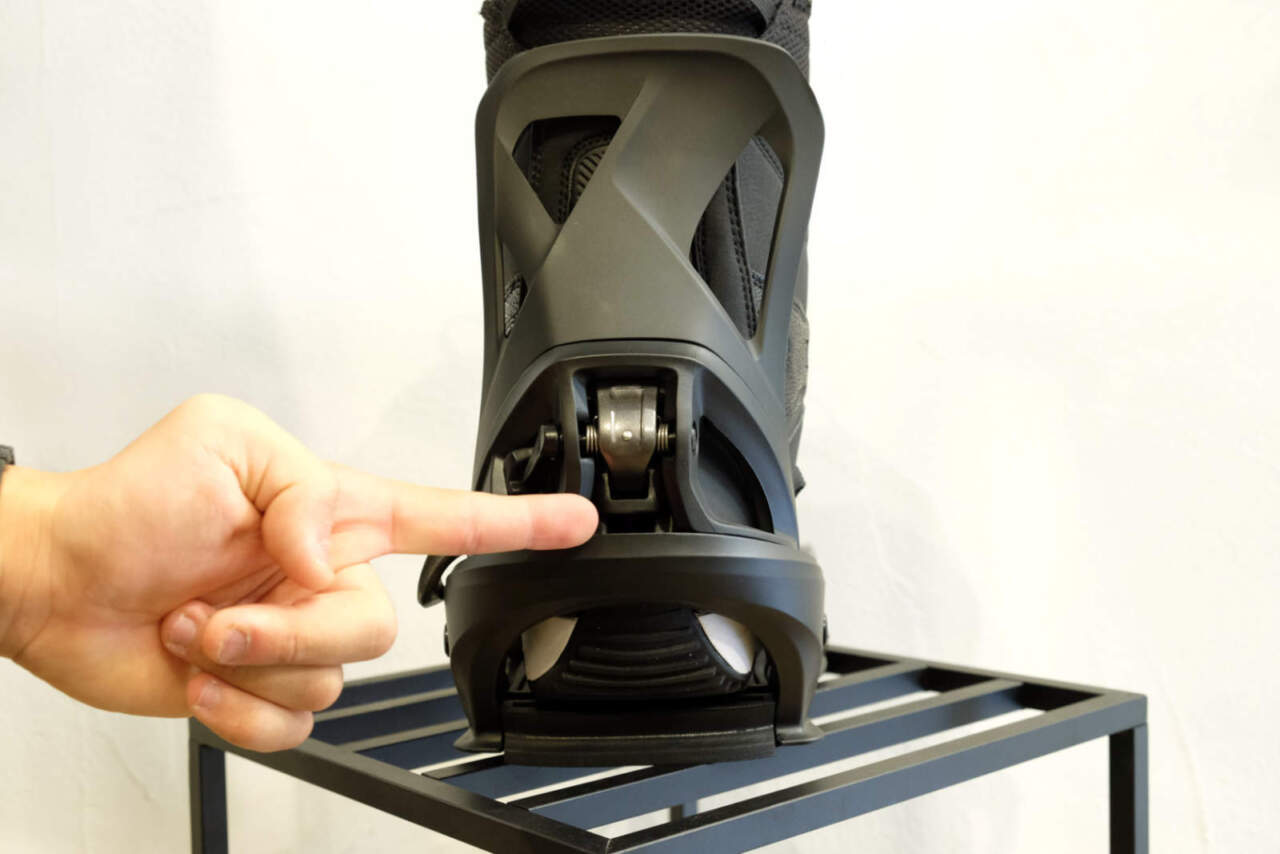 STEP ON｜ついに解禁! BURTONの新ビンディングシステム | スノーボード