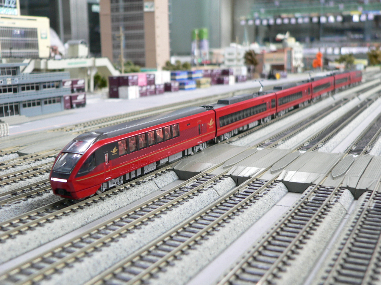 トミックスの近鉄80000系ひのとりの可変室内灯取付済みグレード