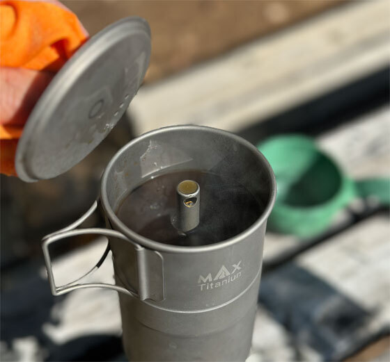 Maxi Titanium Coffe Maker（チタン製のマキネッタ）: 自転車と