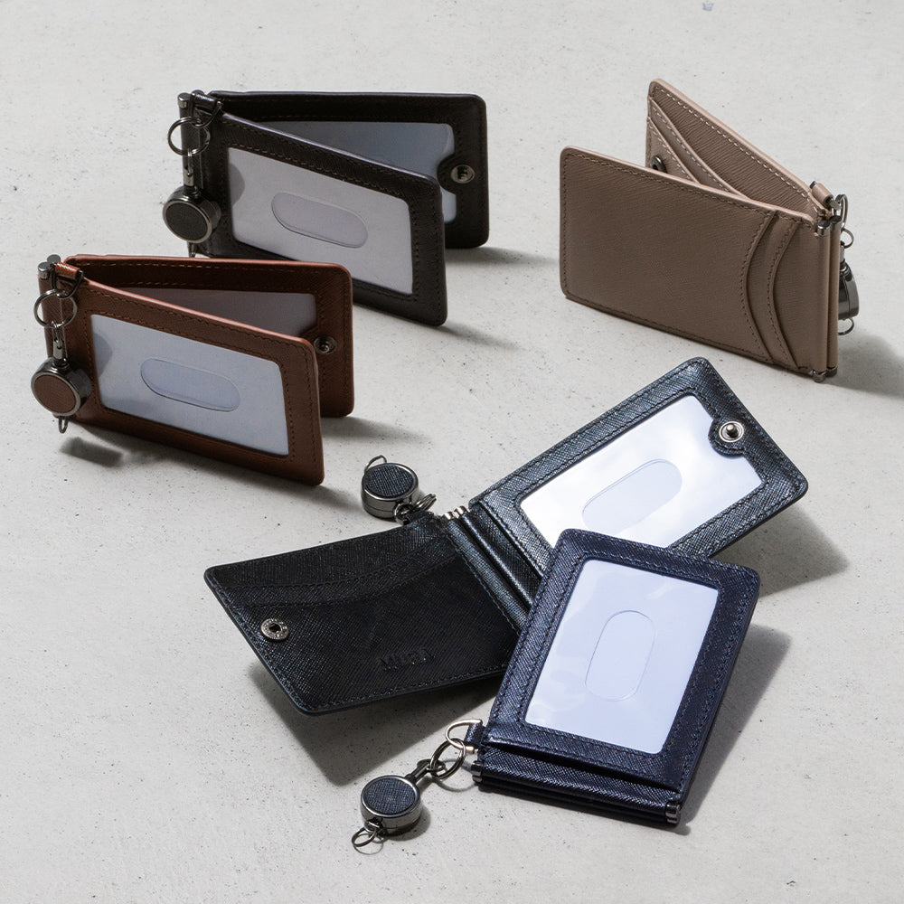 サフィアーノレザー 薄型 伸縮リール付 バタフライ式IDカードケース