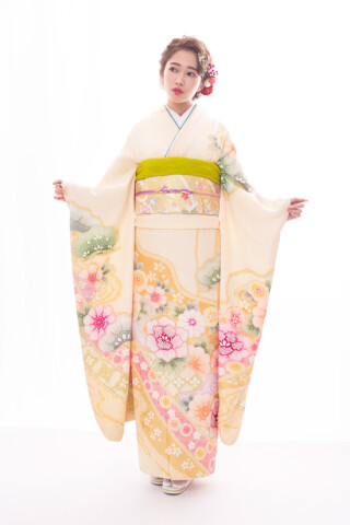 着物レンタルひまりの振袖 /黄色/黄色/古典/花柄/ 人気古典柄正絹振袖