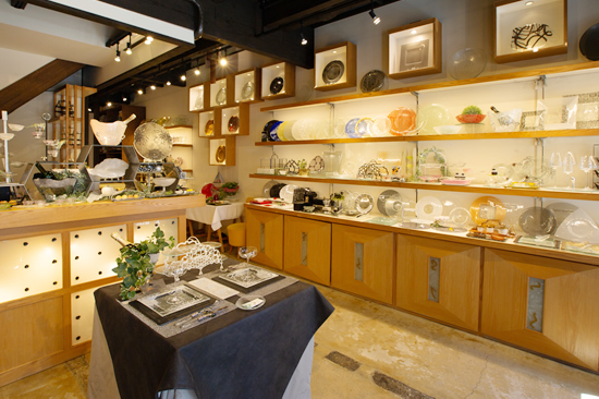 日本国内・海外のホテル・レストランで使われている高級食器の販売