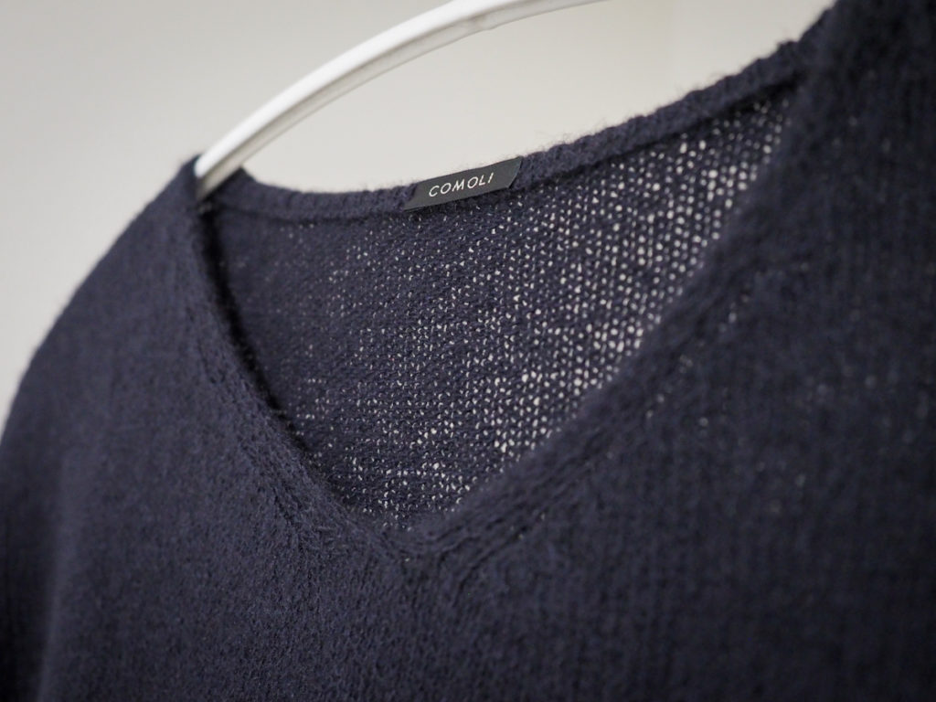 COMOLI カシミヤ Vネックニット購入レビュー【2022AW】 | めもぶろ