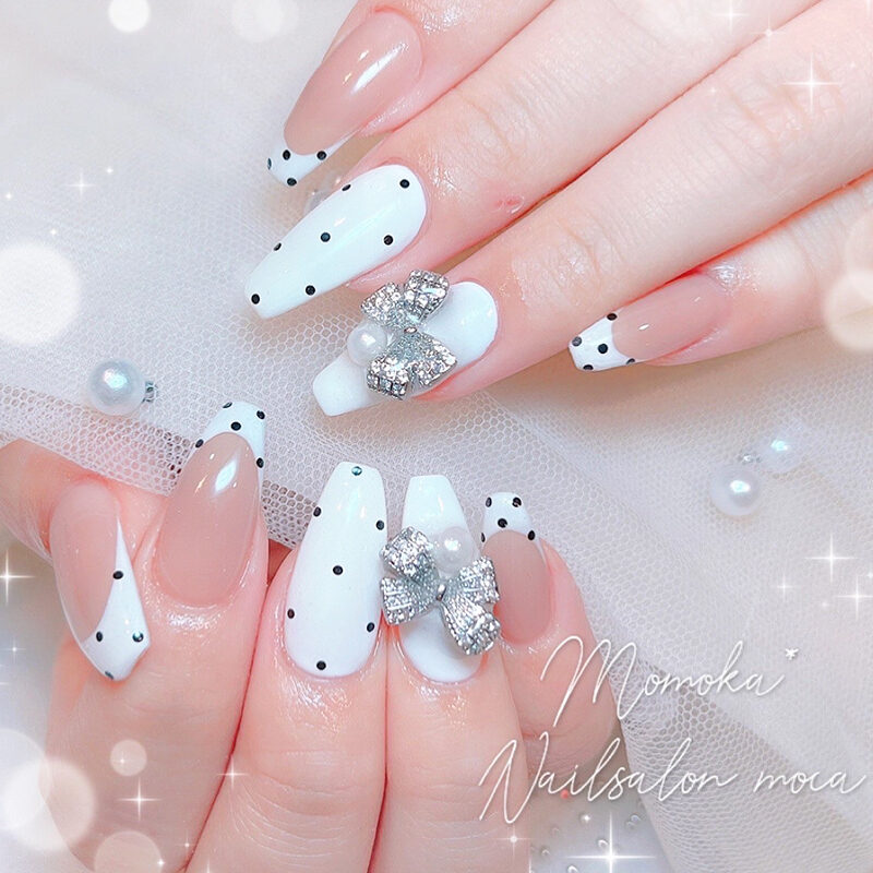 ドットフレンチネイル | ネイルサロンmoca (モカ) ｜大阪