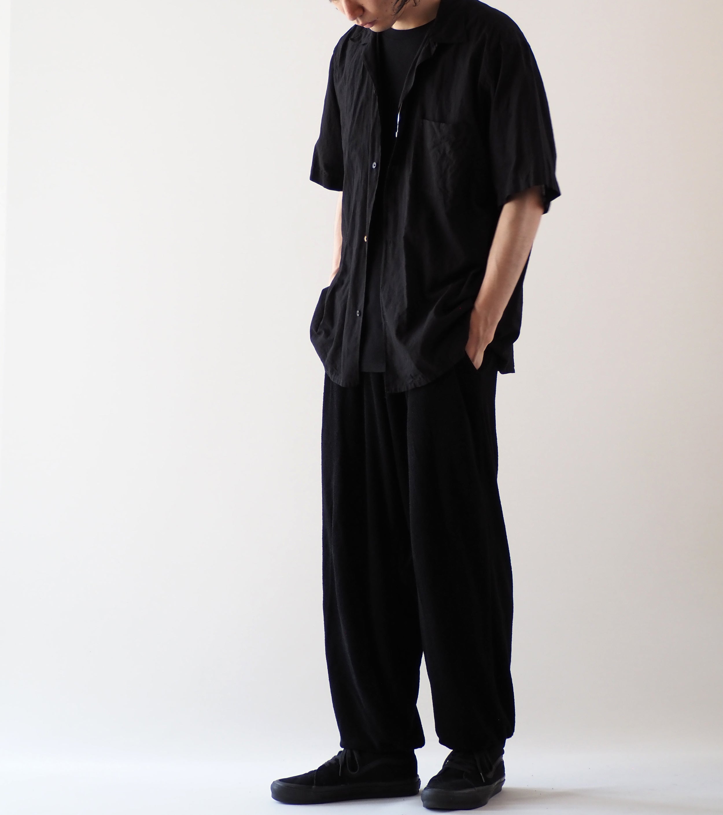 COMOLI KHADI コットン 半袖 オープン カラー シャツ , Black – Navyblue