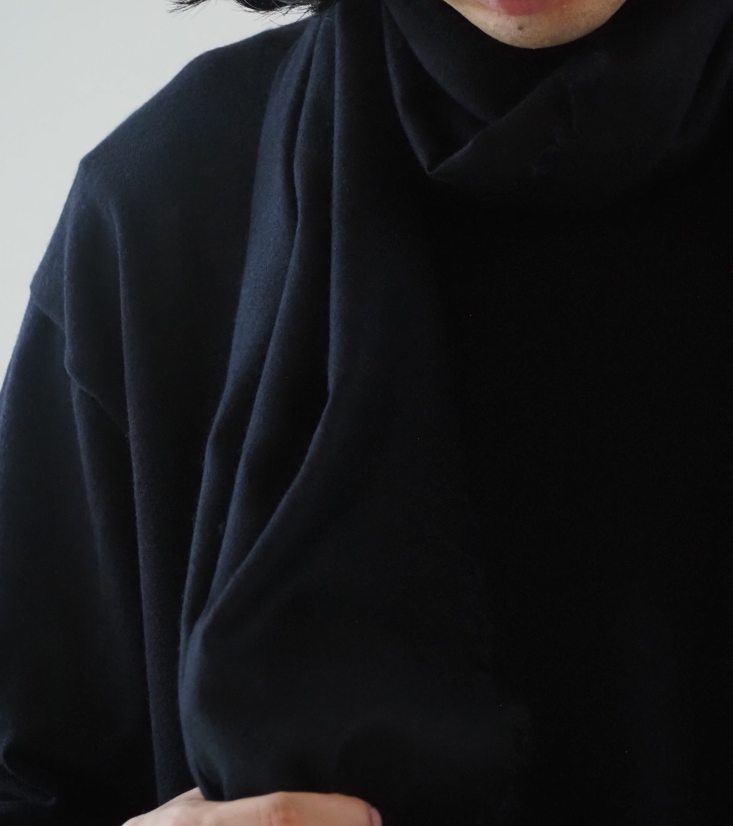 COMOLI カシミヤ シルク 製品染 ストール, Black – Navyblue