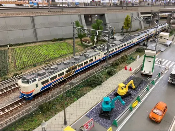 ﾄﾚｲﾝﾎﾞｯｸｽ JR 485系特急電車（かがやき・きらめき・登場時）セット