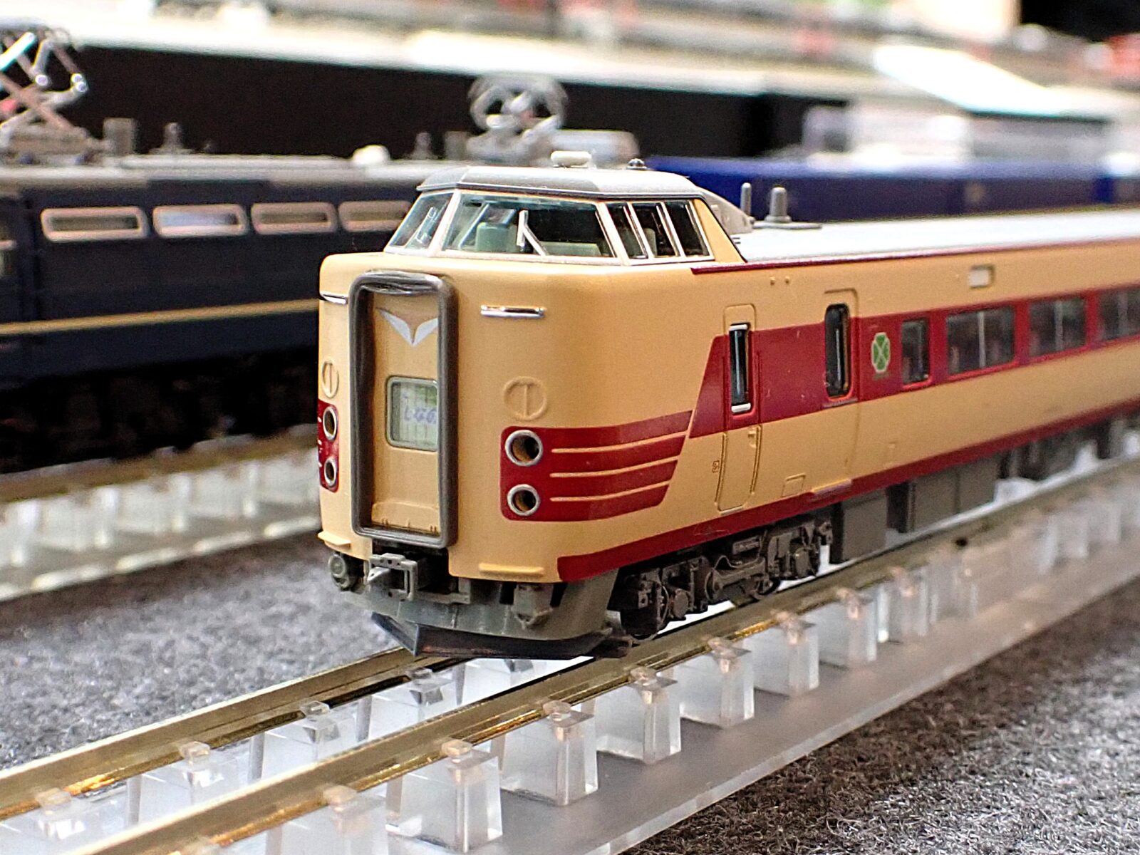 ホビセン】381系「しなの」(JR仕様)Assyパーツ品番・仕様変更の