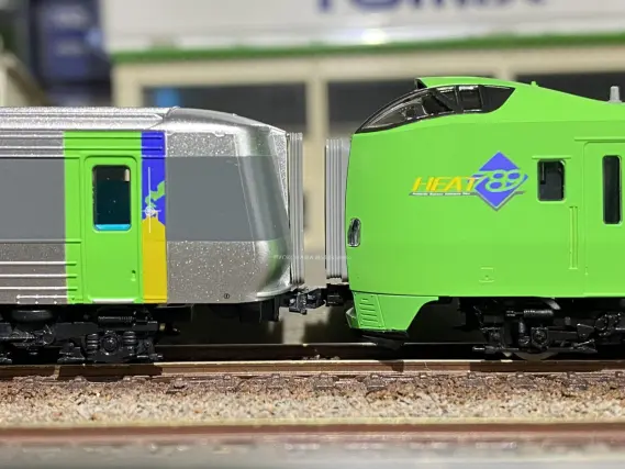 789系 0番代「スーパー白鳥」が入線しました。 TOMIX 98895 / 98896