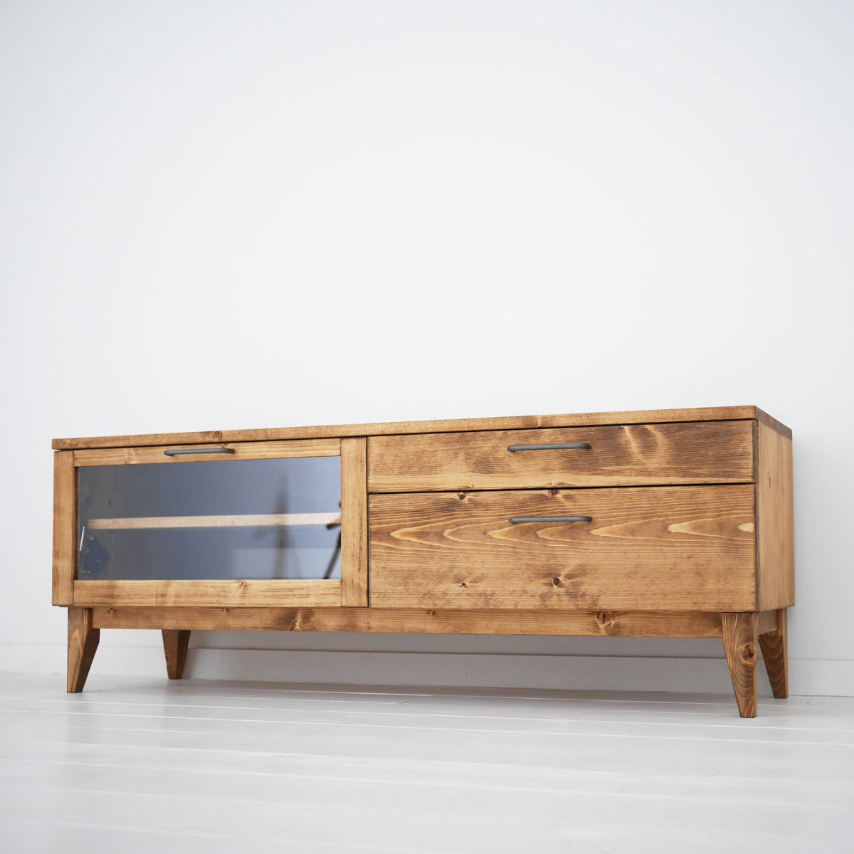 テレビボード – NEALD