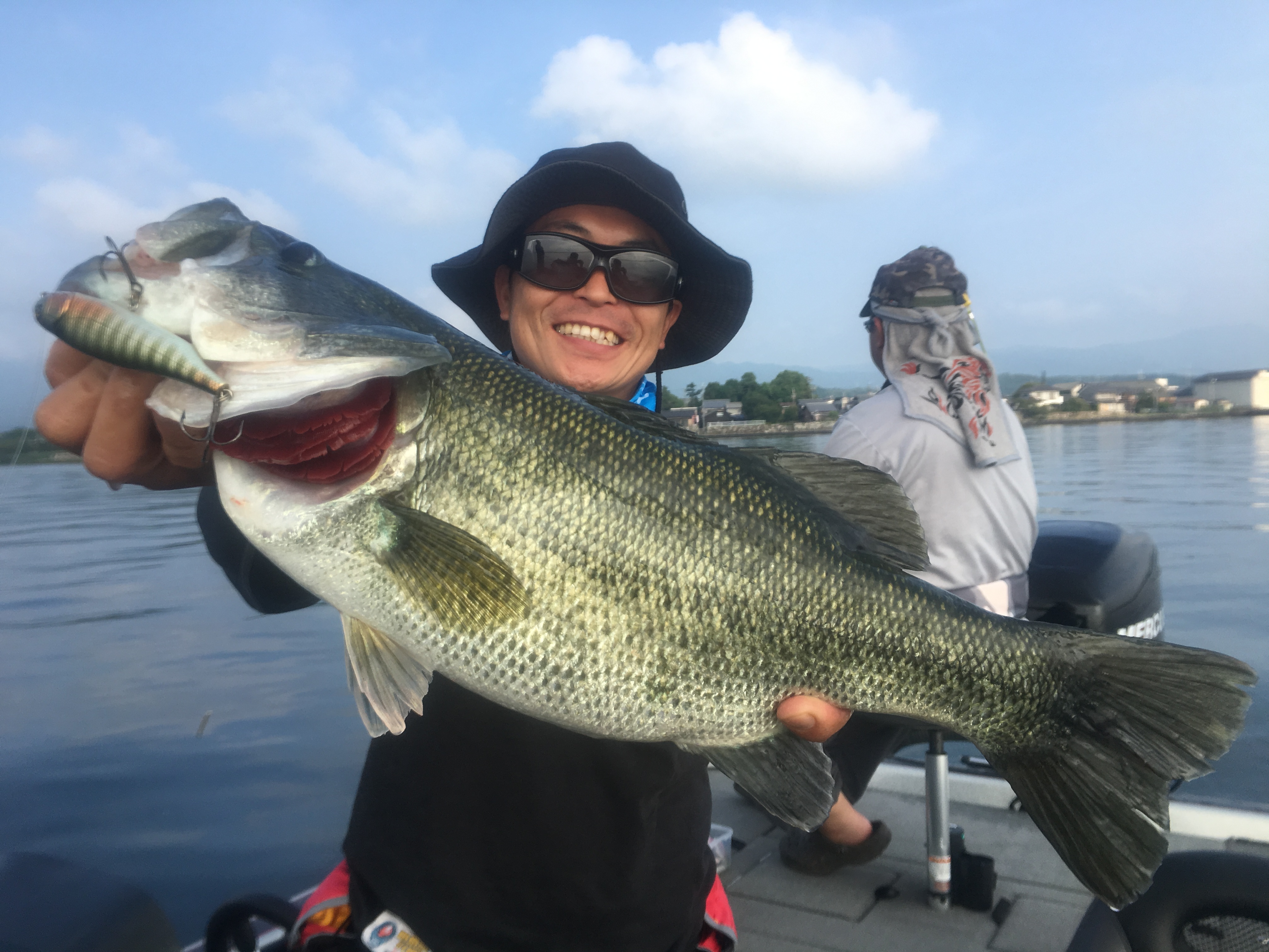 琵琶湖で使うトップウォーター!初心者もこれを見たら絶対に釣れる