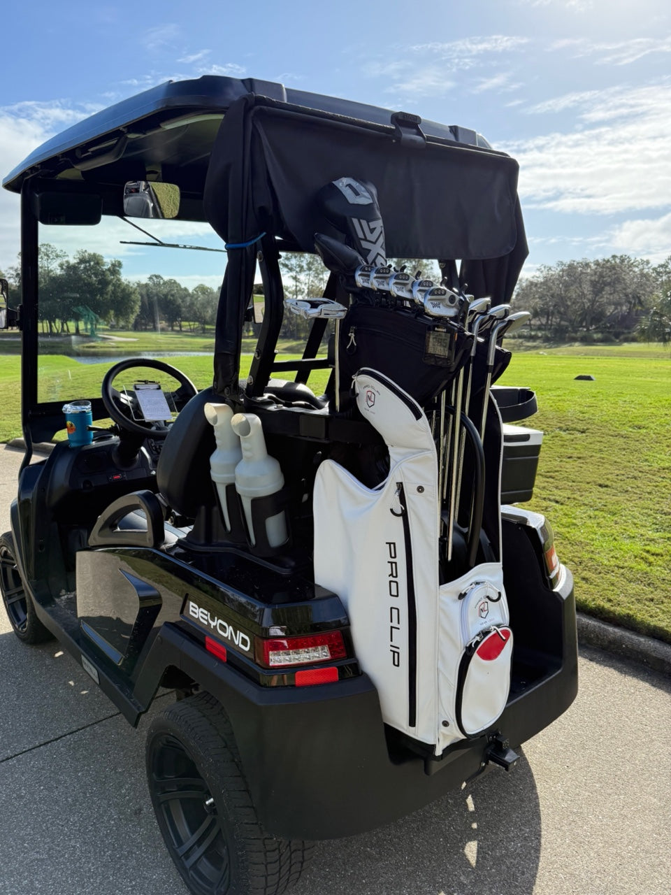 Luxury Cart Golf Bag – Patented Locking Clips | NEVR LOOZ C1