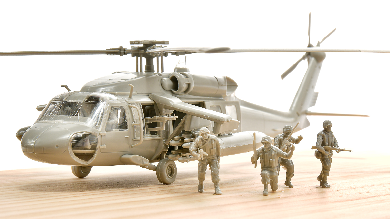 一箱で気分はリドリー・スコット！！ ハセガワのプラモで『ブラック