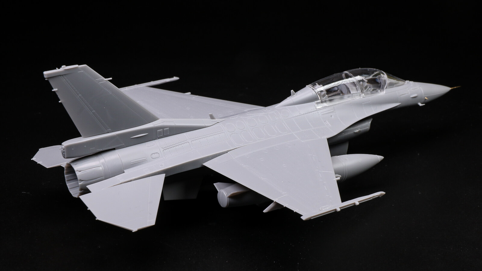 航空自衛隊 Japan F-2B 1/72