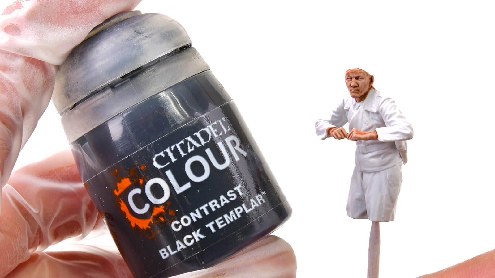 この塗料1本でドイツ戦車兵の黒ジャケットをかっこよく筆塗り塗装でき