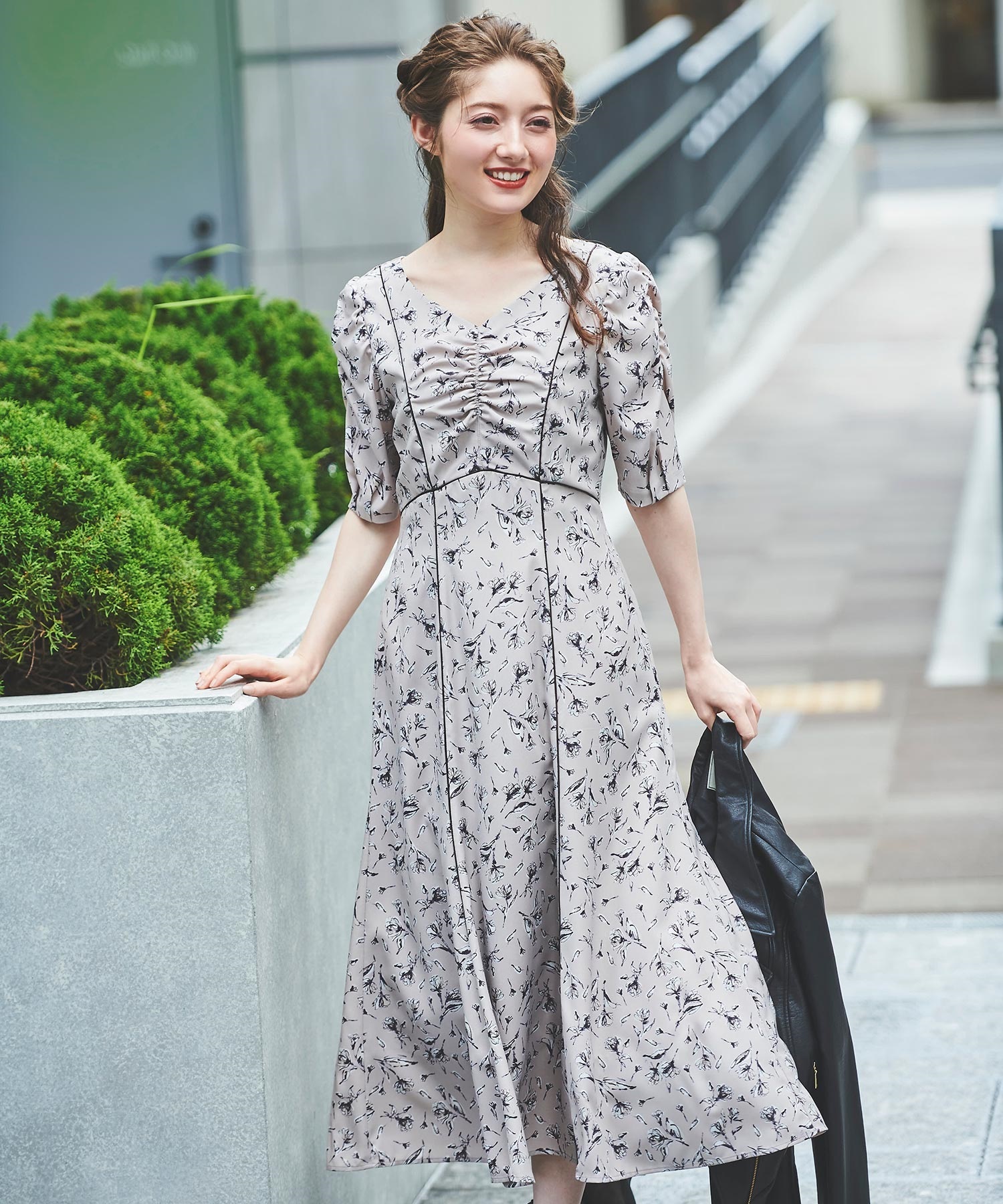 かすれタッチフラワーワンピ | ロングワンピース | NOELA OFFICIAL WEB