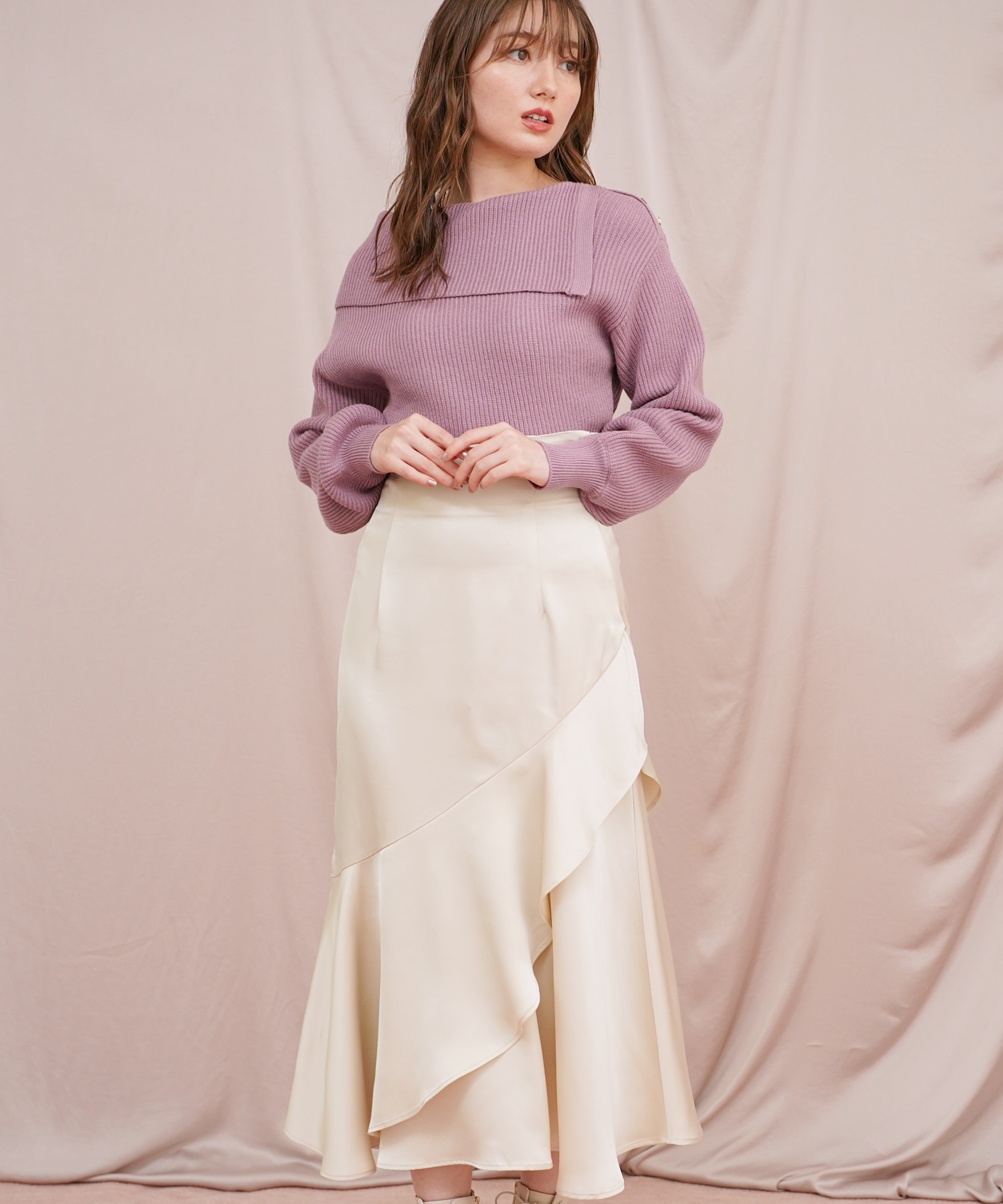 アシメフリルサテンスカート | フレアスカート | NOELA OFFICIAL WEB STORE