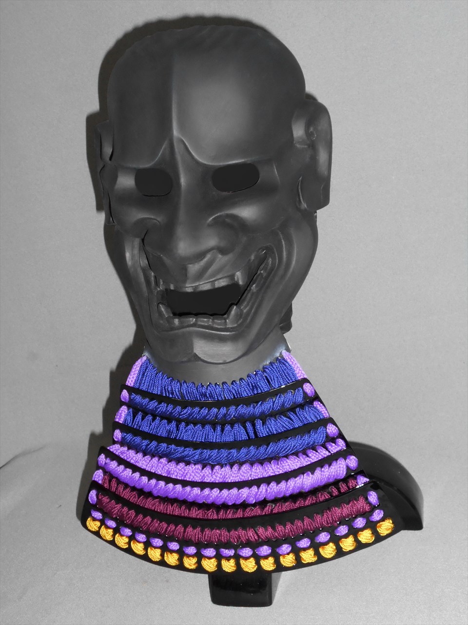 総面頬-般若 鎧兜