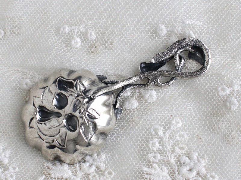 アンティーク カットガラス、 蓋は銀925、英国バーミンガム製 Amazon