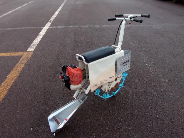 共立 乗用溝切機 – 農キング