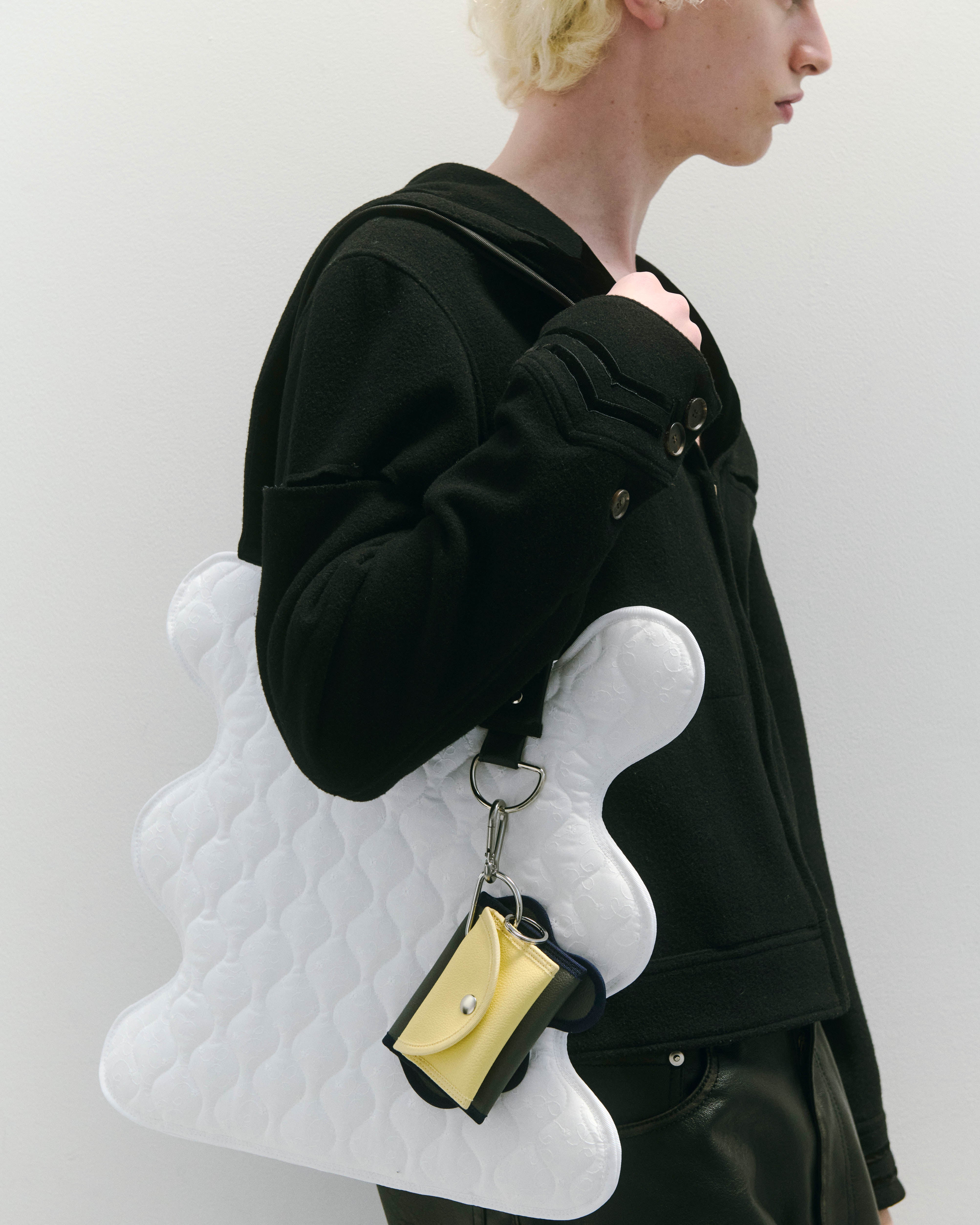 wave tote bag / white quilting – nori enomoto