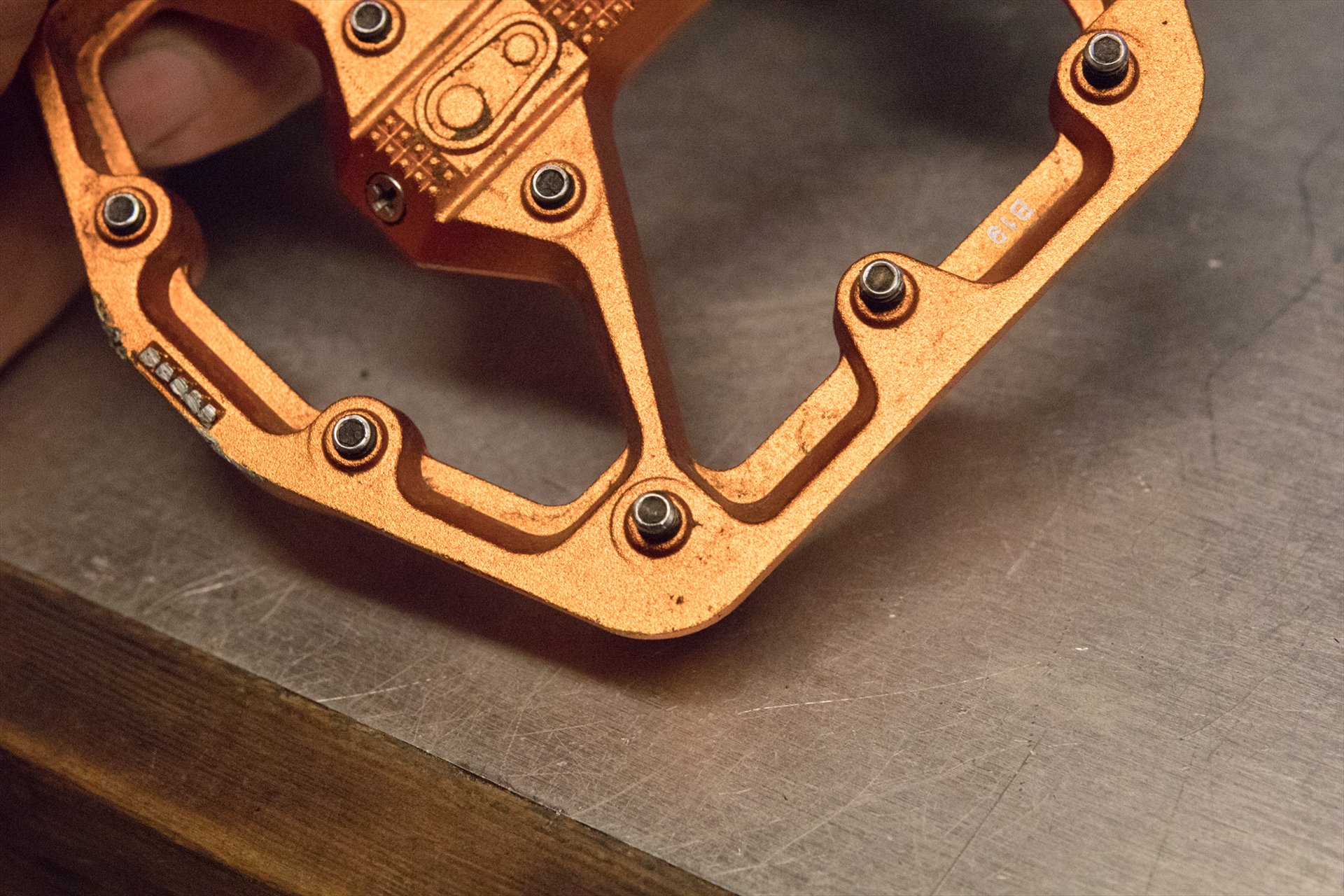 OneUp Al Pedals Vs Crankbrothers Stamp 7