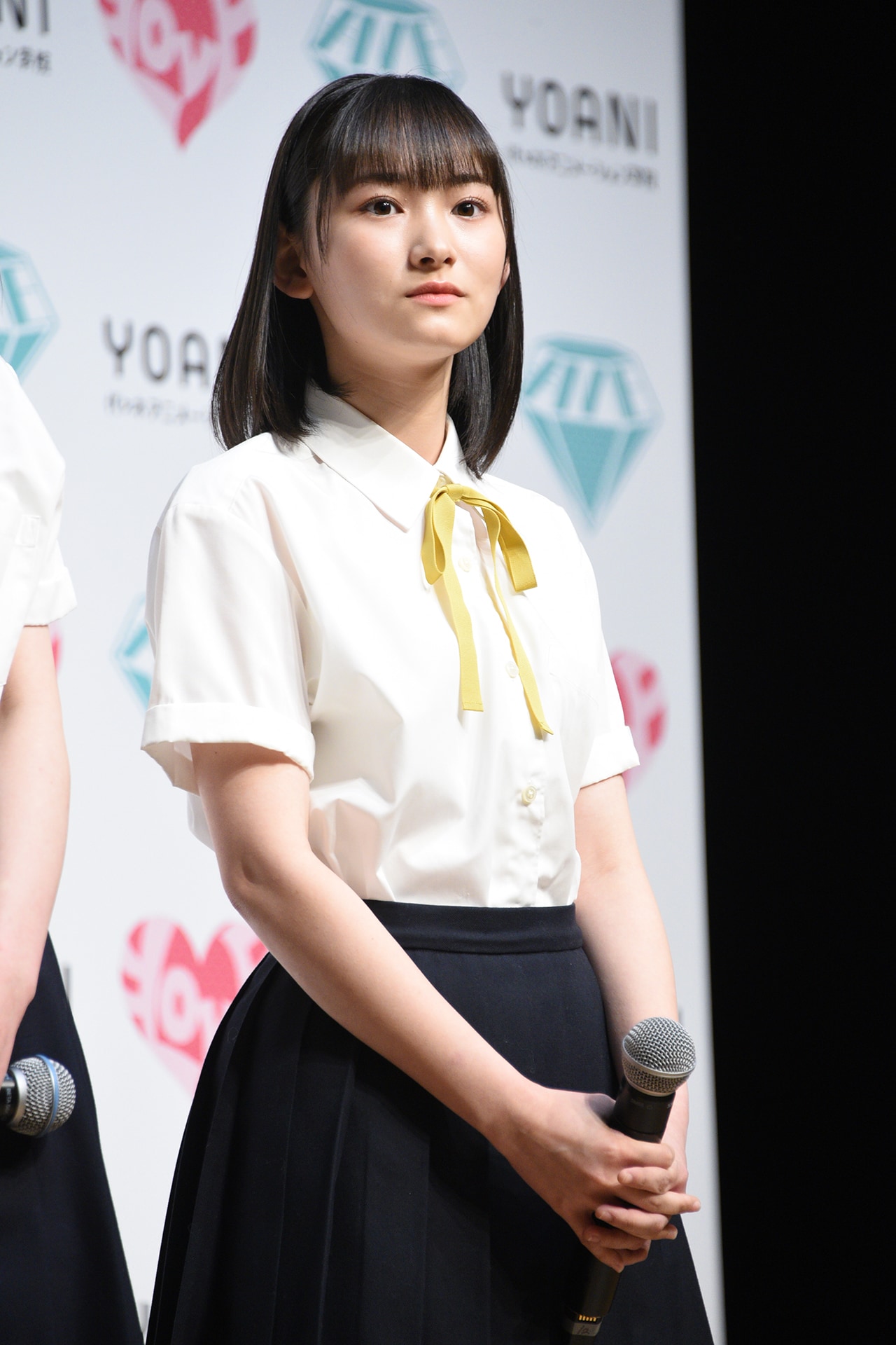 ≒JOY ニアジョイ 山野愛月 サインパネル 直筆 ダイナー衣装 Amazon.co
