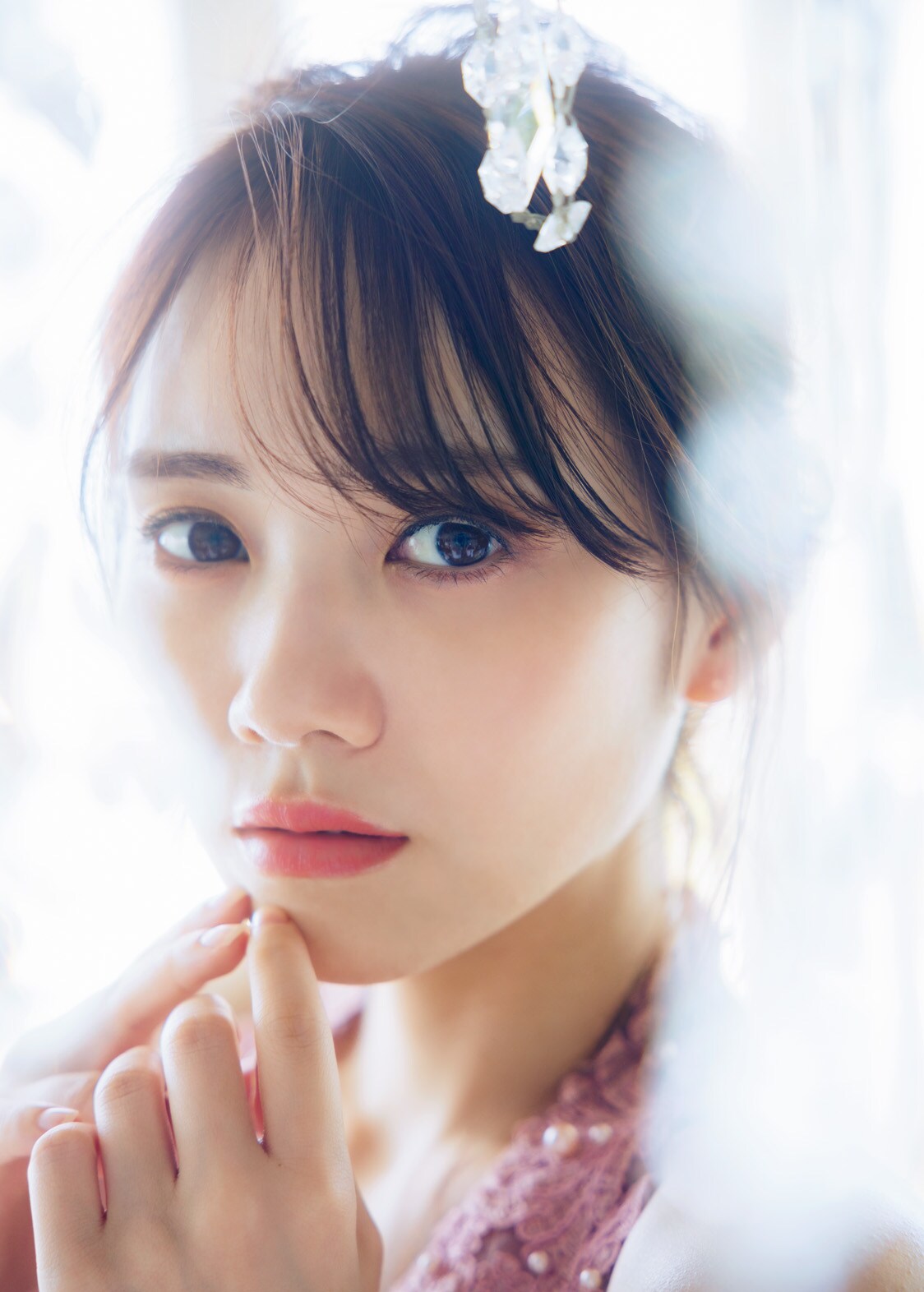 乃木坂46田村真佑、チャペルで憂い帯びた表情（写真34枚） - 音楽ナタリー