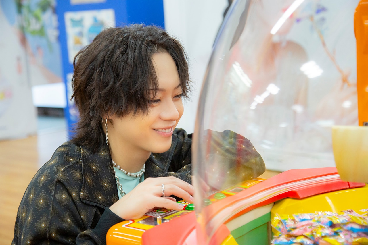 本日30歳を迎えた佐藤流司、故郷で撮影した写真集発売「今までに無い