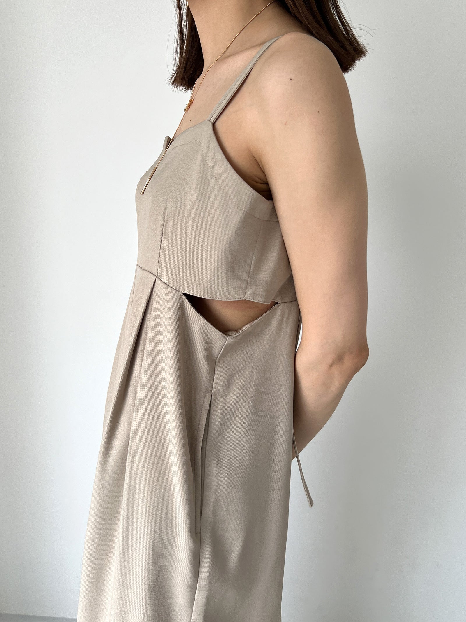 ウエストスリットキャミソールワンピース