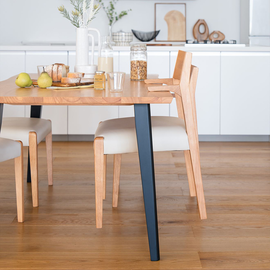 ダイニングチェア VINKA（ヴィンカ）