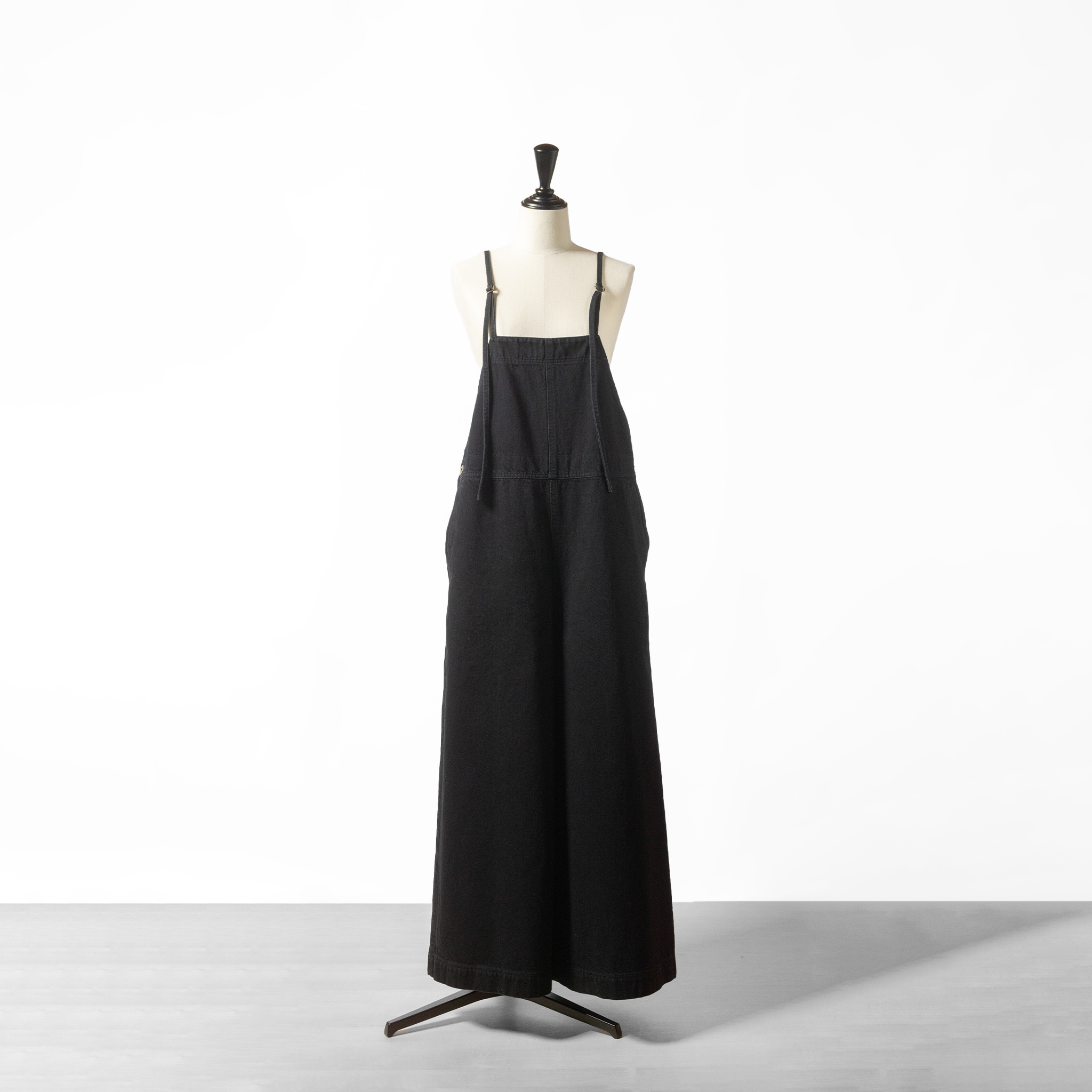 SACRA】レイヤードを楽しむ：大人のデニムサロペット – ONTADE