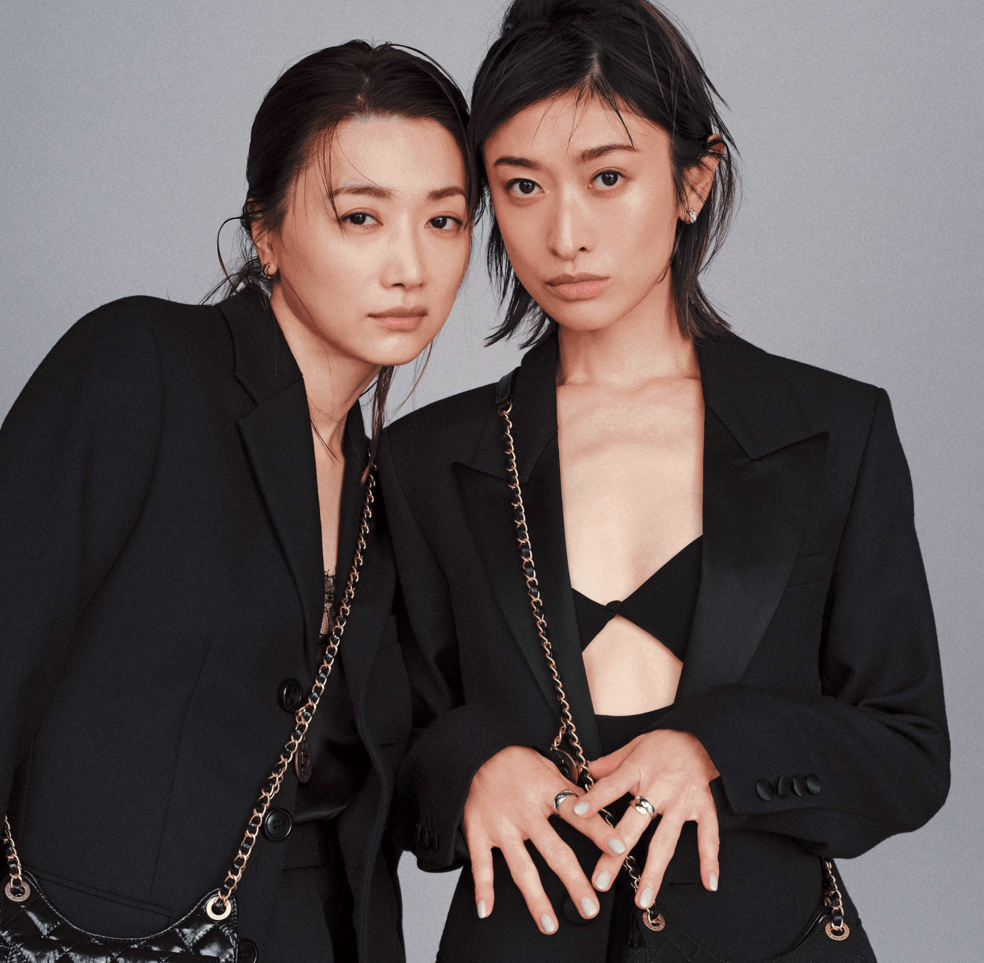 CHANELの「永遠のトキメキをくれる黒」テクスチャーの違いすら満喫