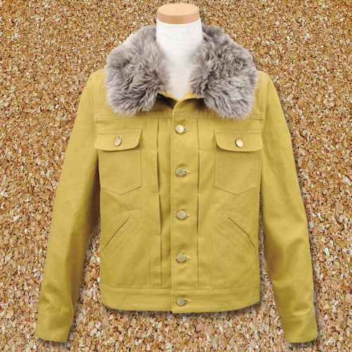 カラシ色Gジャン＆ファンシーなケープでなりきり!? フツーに着こなせ