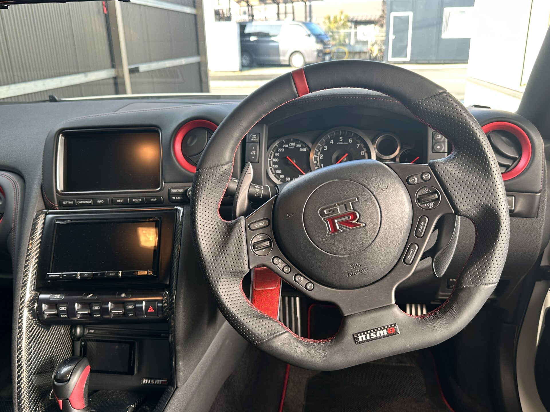 NISSAN GT-R R35 前期、中期用 後期化ステアリング改 – パン君のガレージ