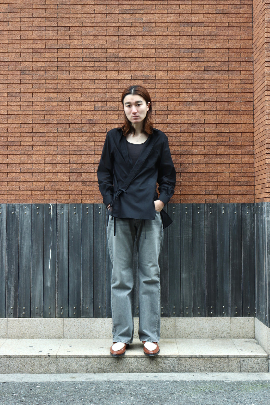 SOSHIOTSUKI(ソウシオオツキ)のTHE KIMONO BREASTED SHIRT BLACKの通販