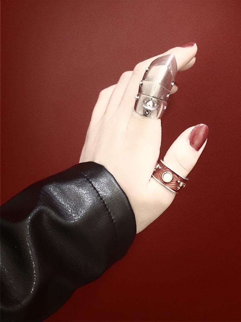 1日目は頭に お花・お薬・花札付けてました。 球体関節タイツ