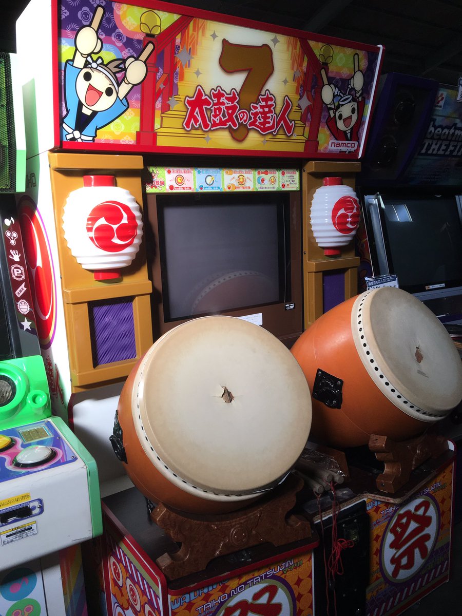 太鼓の達人 旧筐体13 赤白斜め装飾 純正 ① 太鼓の達人 旧筐体13 赤白