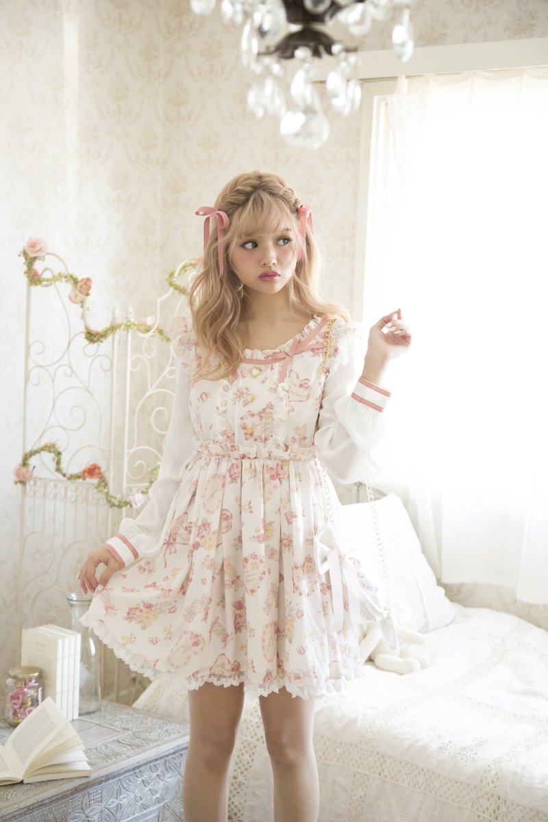 新作紹介】 🎀キャンディ柄ワンピース🎀 ヴィンテージタッチがキュート