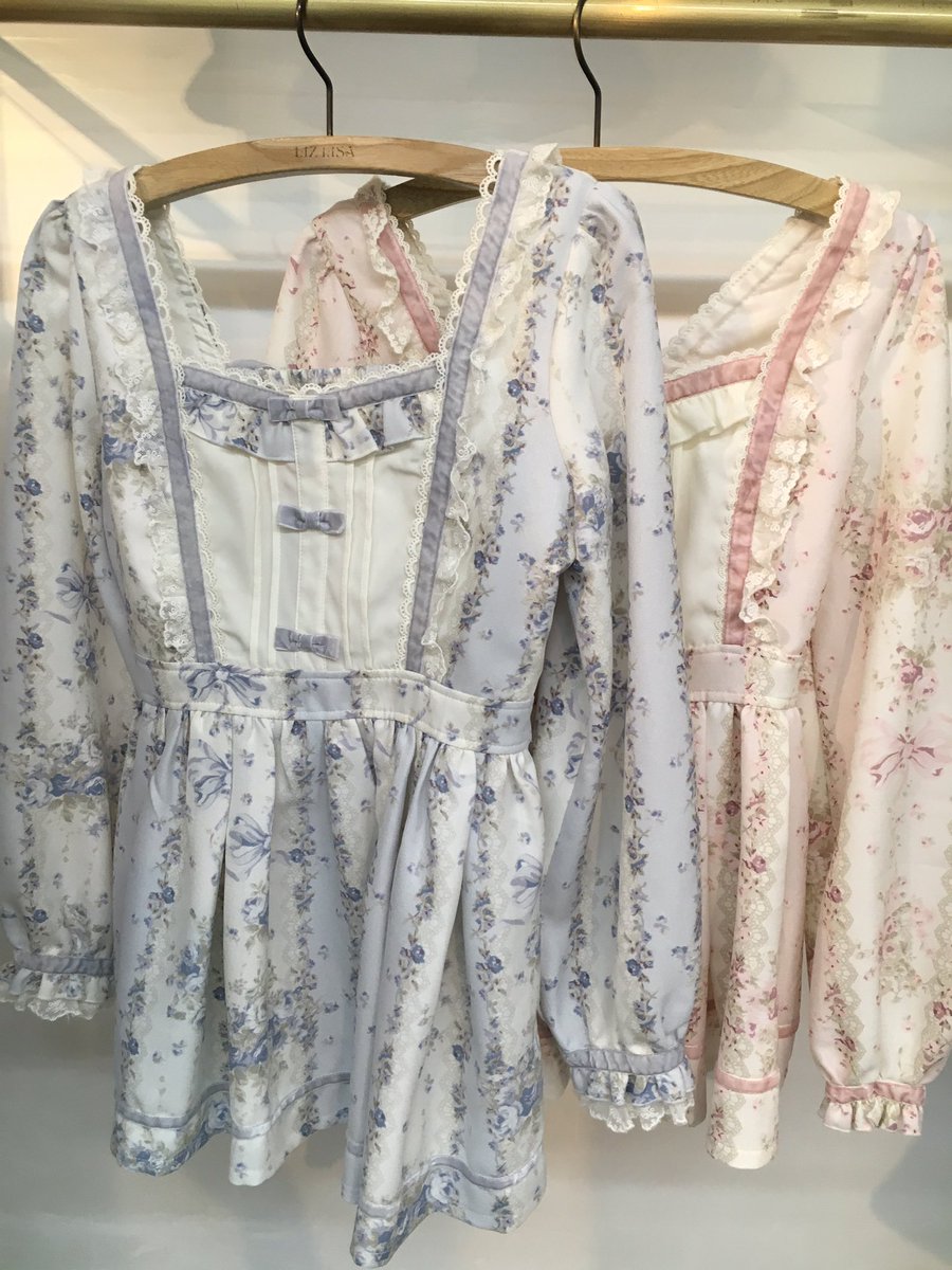 今週末入荷item💗】 ・フラワーシャンデリアトップス ・フラワー